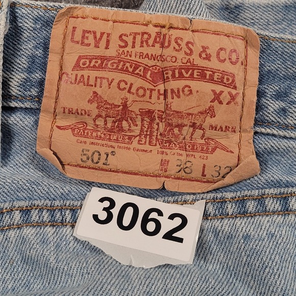 Levis 501 Jeans Mens 38x32 Light Wash Button Fly Straight Leg Denim Distressed - Picture 12 of 12